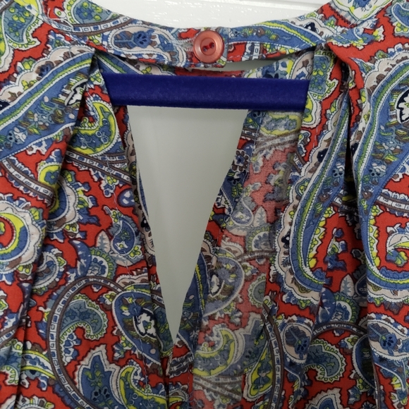 Sleeveless tunic top - Picture 2 of 4